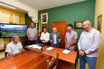 Plantación de 4.400 almendreros, nogales, higueras y olivos en Valsequillo (Foto TA)